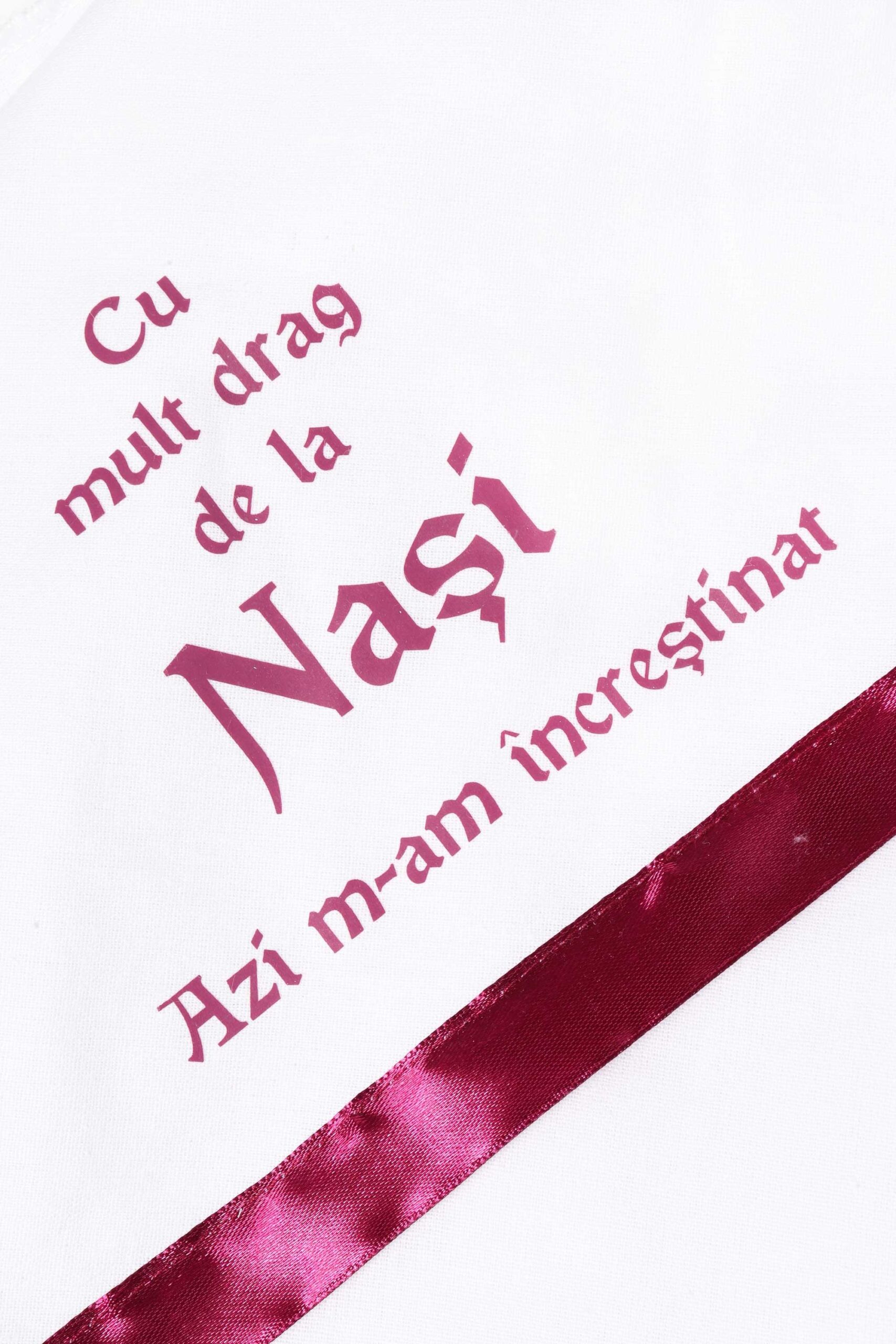 Trusou botez cu ingeras, alb-visiniu, mesaj „De azi sunt crestin” imprimat, 6 piese, Recostore, REC1730