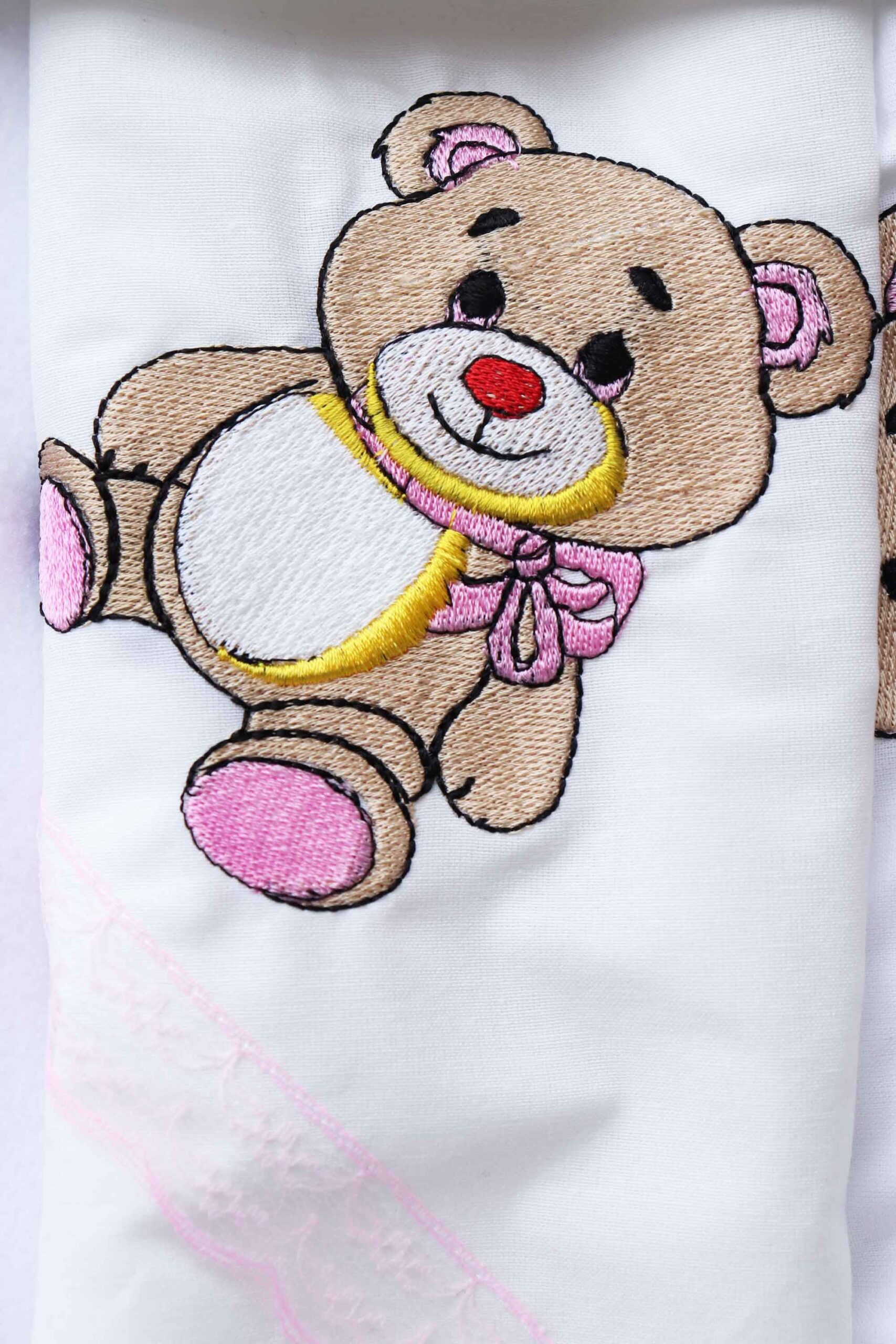 Trusou cu ursulet brodat pentru botez de fete, 7 piese, roz, Recostore®, REC2193