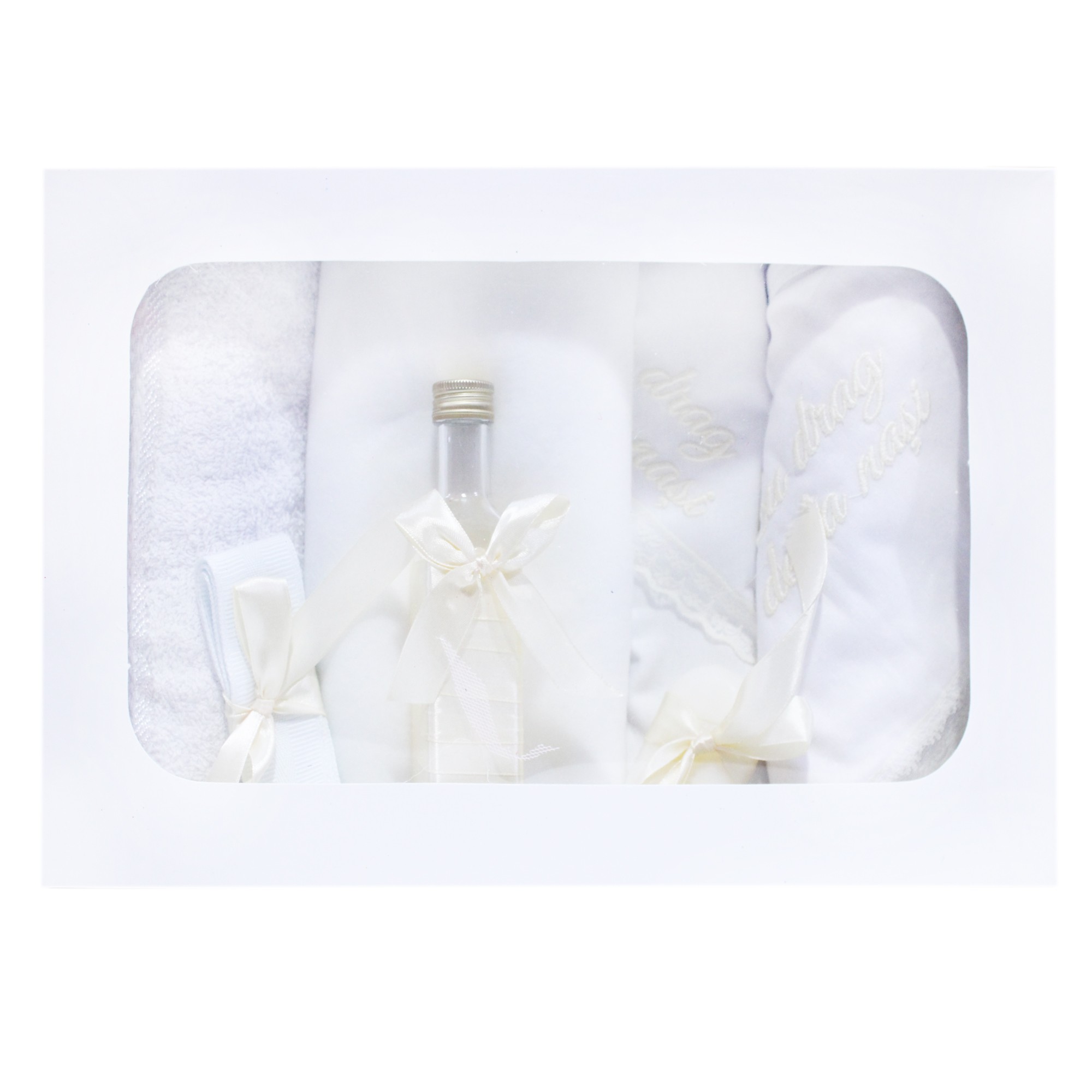 Set complet pentru botez de fete compus din lumanare cu ursulet, trusou rochita ivoire cu volanas REC2248