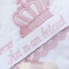 Trusou complet pentru botez de fete, rochita roz cu trena, lumanare cu coroana, trusou brodat cu Coroana si pantofiori, REC2303