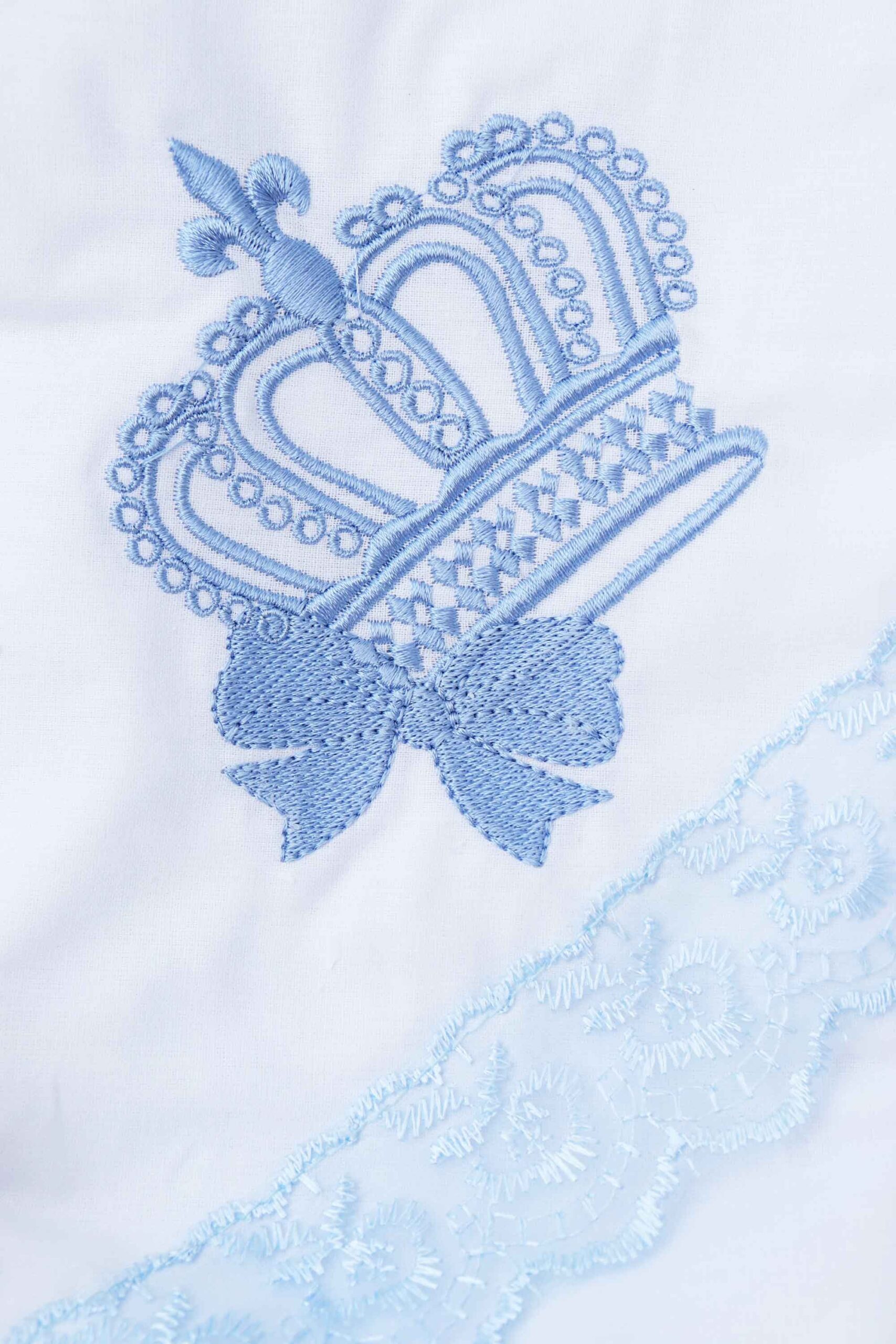 Trusou complet pentru botez de baieti, trusou brodat cu Coroana, lumanare cu Coroana, costum print si pantofiori, bleu, 14 piese, Recostore®, REC2661 - imagine 10